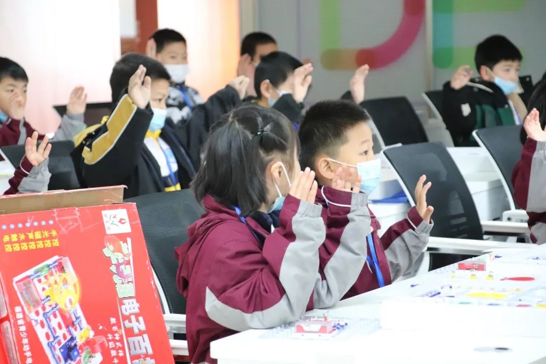 博雅时讯||福建省青少年儿童电子制作锦标赛在我校举行